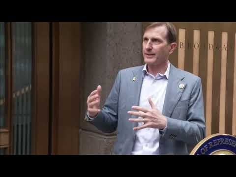 Why are agents covering their faces This is Gestapo-like behavior