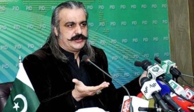 KP won't join IMF negotiations if govt bars meetings with Imran: CM Gandapur