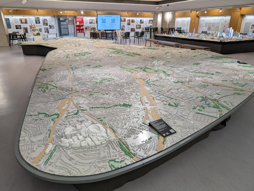 London nerd stuff but actually kinda cool - 3-D models of London at the NLA at Guildhall, EC2V. Free.