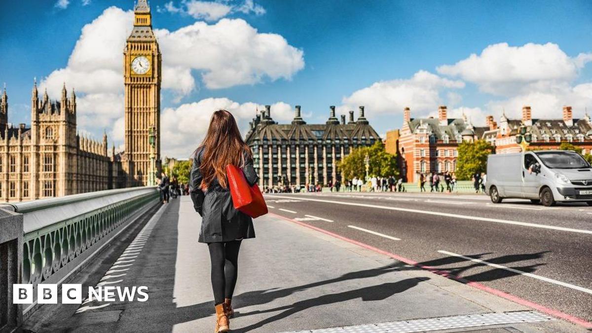 12,000 civil servant jobs to leave London
