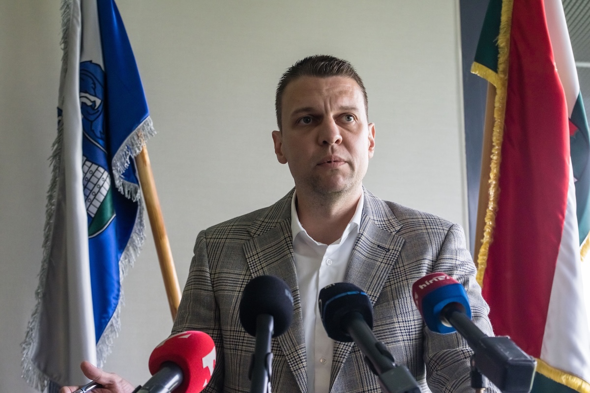 Menczer Tamás: Magyar Péter és egy külföldi titkosszolgálat közösen indított támadást Magyarország ellen, fellépünk ellene