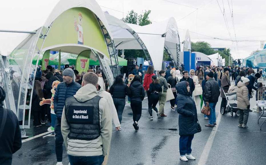 IWPR and local Moldovan partners joined a lively programme of events in central Chișinău to mark Europe Day and celebrate the country’s growing partnership with the EU.
