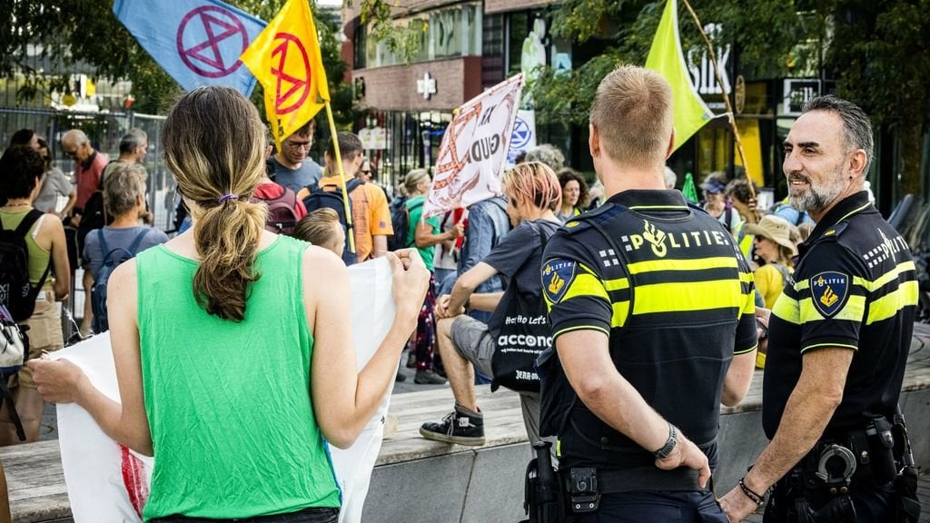 Inspectie: huisbezoeken politie aan demonstranten werken averechts