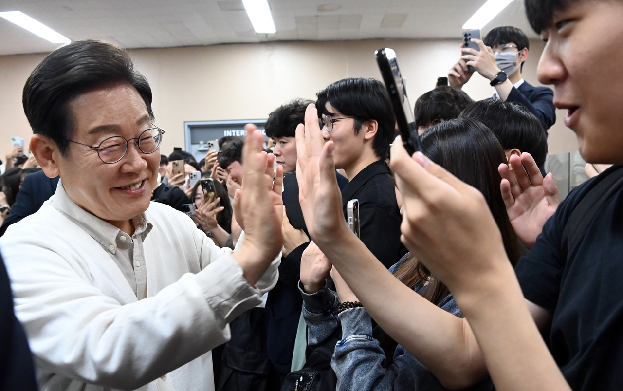 South Korean liberal presidential candidate Lee Jae-myung says inter-Korean talks 'difficult'