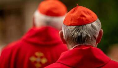 LIVE UPDATES: Who are the cardinals who will choose the next pope?
