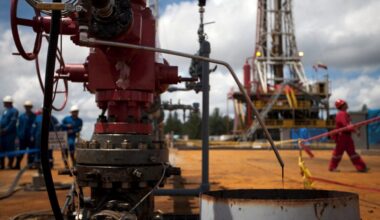 Ghana buys Angolan crude, begins fuel production