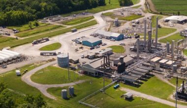 ONEOK Profit Slips on Higher Costs Despite Gains From Pipeline Acquisitions