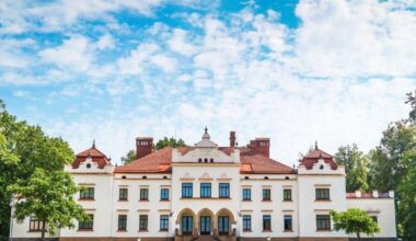 Iš Vatikano į Lietuvą atvyks neįkainojamos vertybės: Valančiaus vertimas, Vyčio apkaustai ir moterų misija