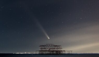 Comet above the West Pier in Brighton 🌠