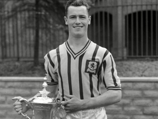 Northern Ireland and Aston Villa legend Peter McParland dies at 91