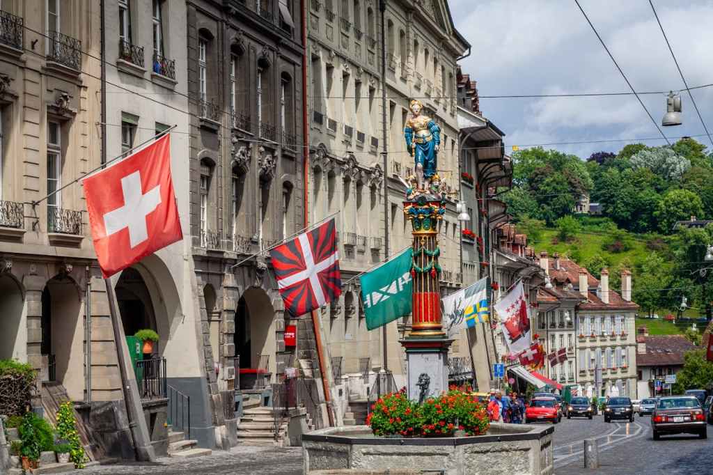 Booking.com Ordered to Lower Prices in Switzerland