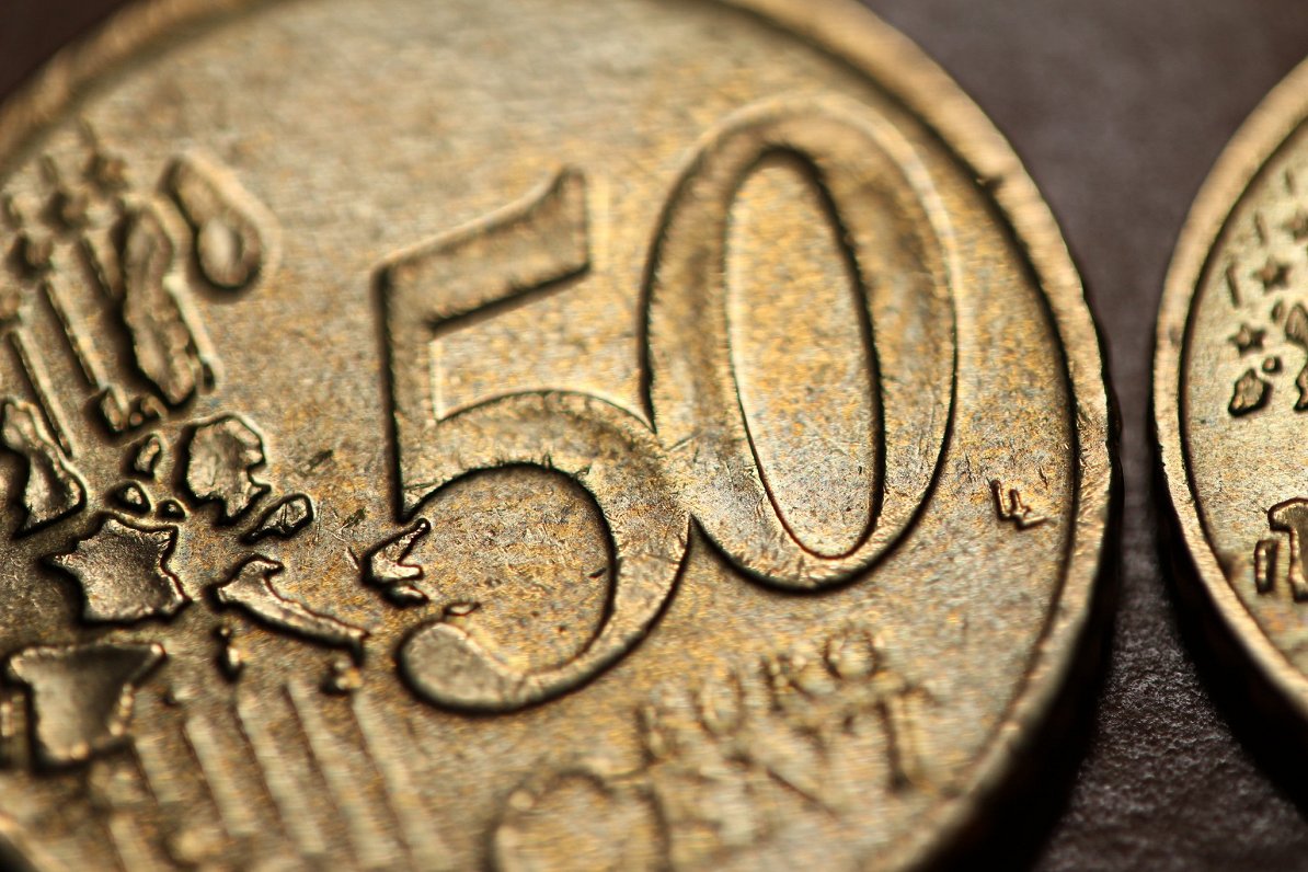 Nearly half of Latvian residents have a side hustle / Article