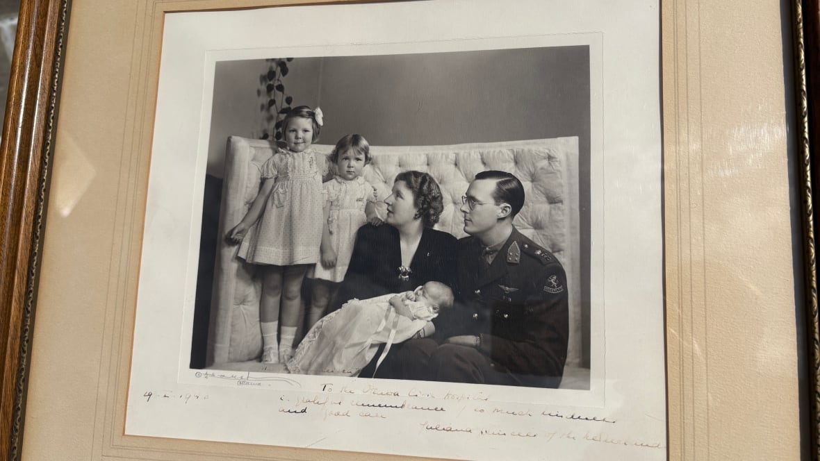 Black and white portrait of the Dutch Royal Family