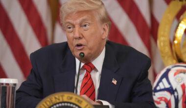 Trump says US Doesn't Need to Sign Trade Deals
