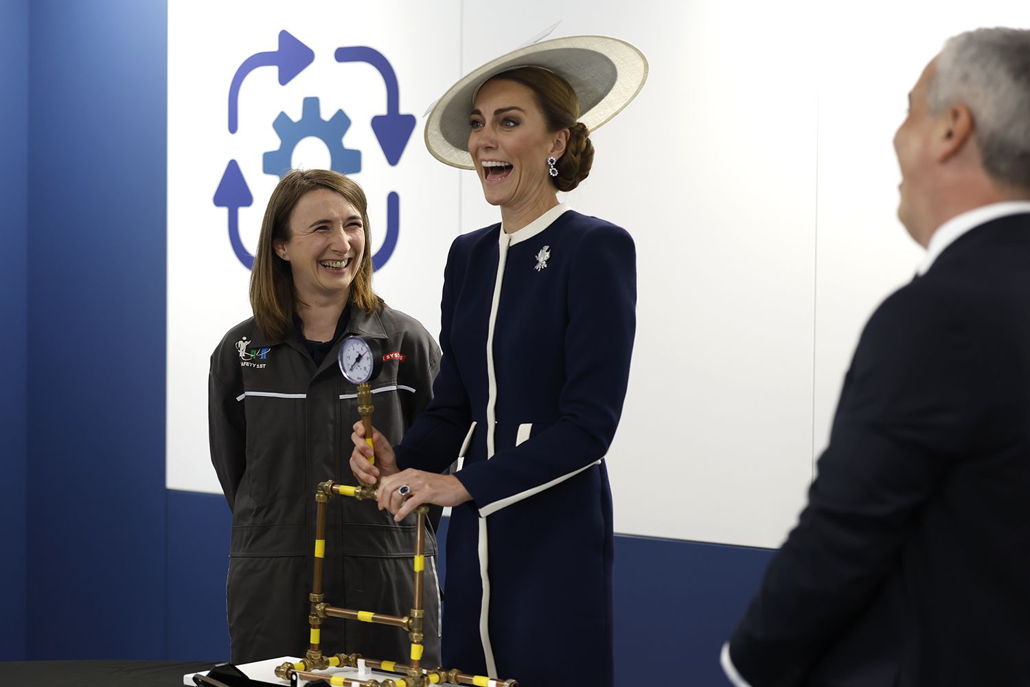 Kate Middleton and Prince William Laugh at Competition Mishap in Scotland