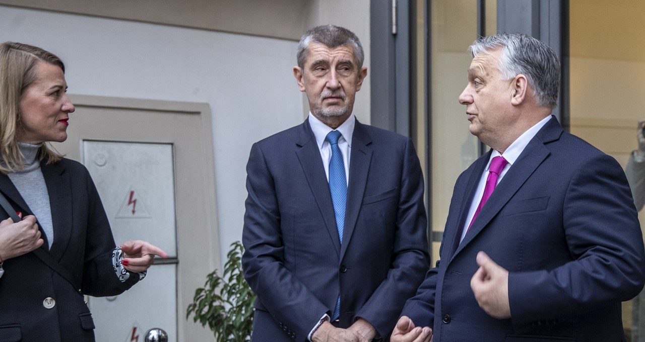 Deset let nenávisti. Kdo chce otrávit Česko podle maďarského receptu — HlídacíPes.org