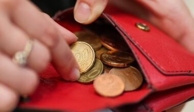 Latvia's gross average wage at EUR 1,757 / Article
