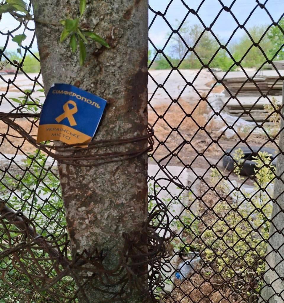 Crimea is not silent: Ukrainian symbols reappear on the peninsula