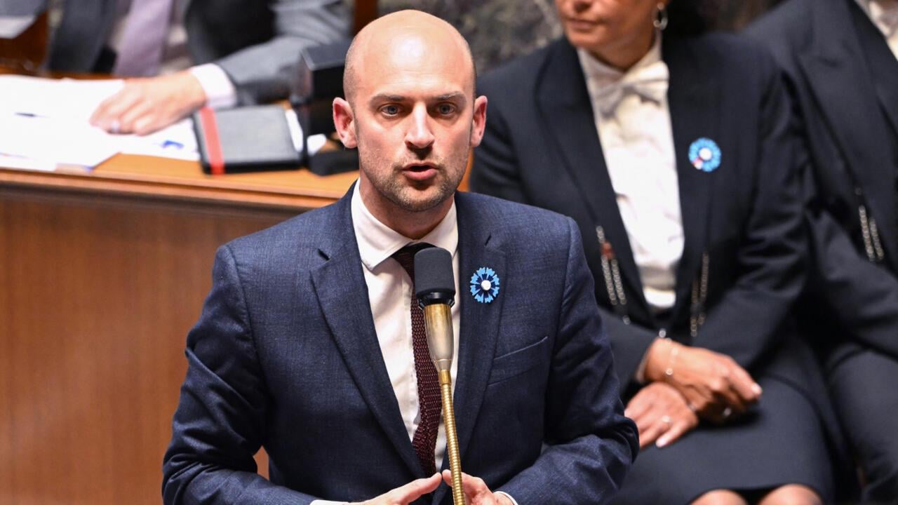 Expulsions de fonctionnaires français d'Algérie : la France va "renvoyer" des diplomates algériens