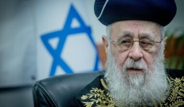 Ex-chief rabbi: If Haredi draft dodgers arrested, ultra-Orthodox will leave Israel