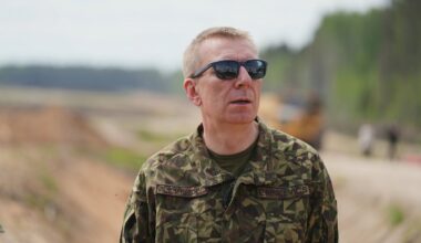 Mums vajag vairāk karavīru, bruņojuma un munīcijas / Raksts