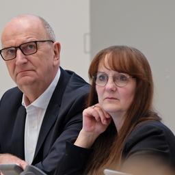 Archivbild:Dietmar Woidke (l-r, SPD), Ministerpräsident von Brandenburg, Katrin Lange (SPD), Brandenburgs Ministerin des Inneren und für Kommunales, am 26.02.2025.(Quelle:picture alliance/dpa/S.Stache) 