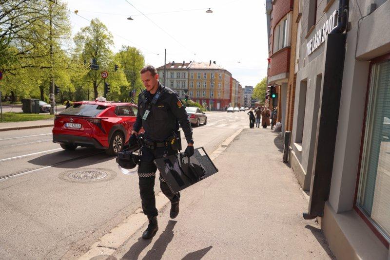 Bevæpnet politi rykket ut til frihetsberøvelse i Oslo – én person pågrepet