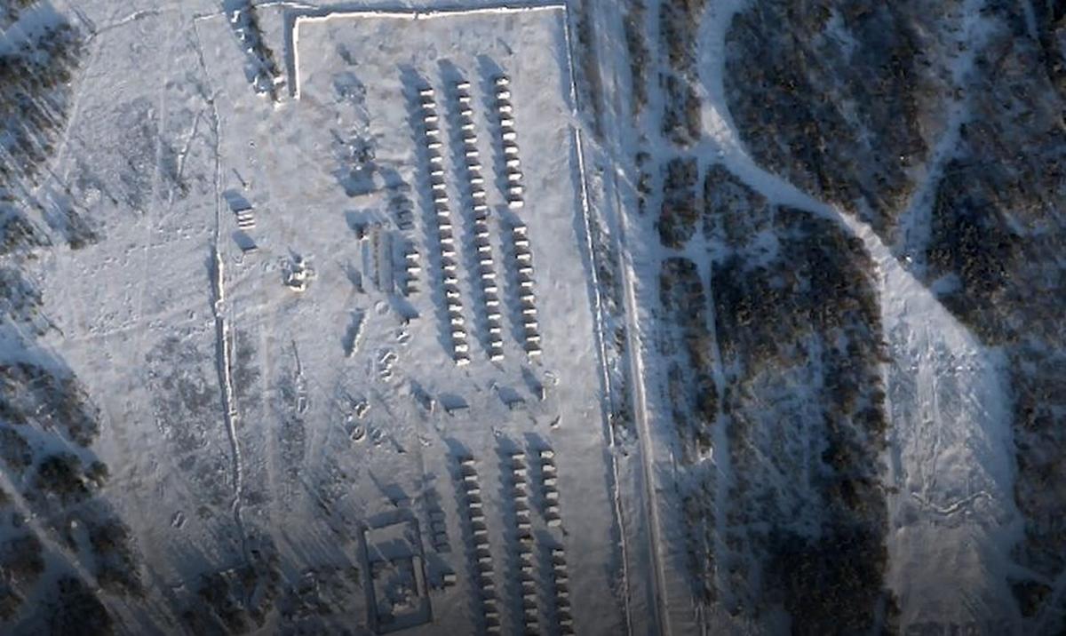 la Russie renforce ses bases militaires et masse des troupes à la frontière avec la Finlande