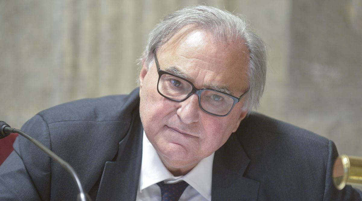 Banks, Sapelli goes against the grain: he criticizes the government's interventionism but also criticizes the silence of the Bank of Italy and the ABI