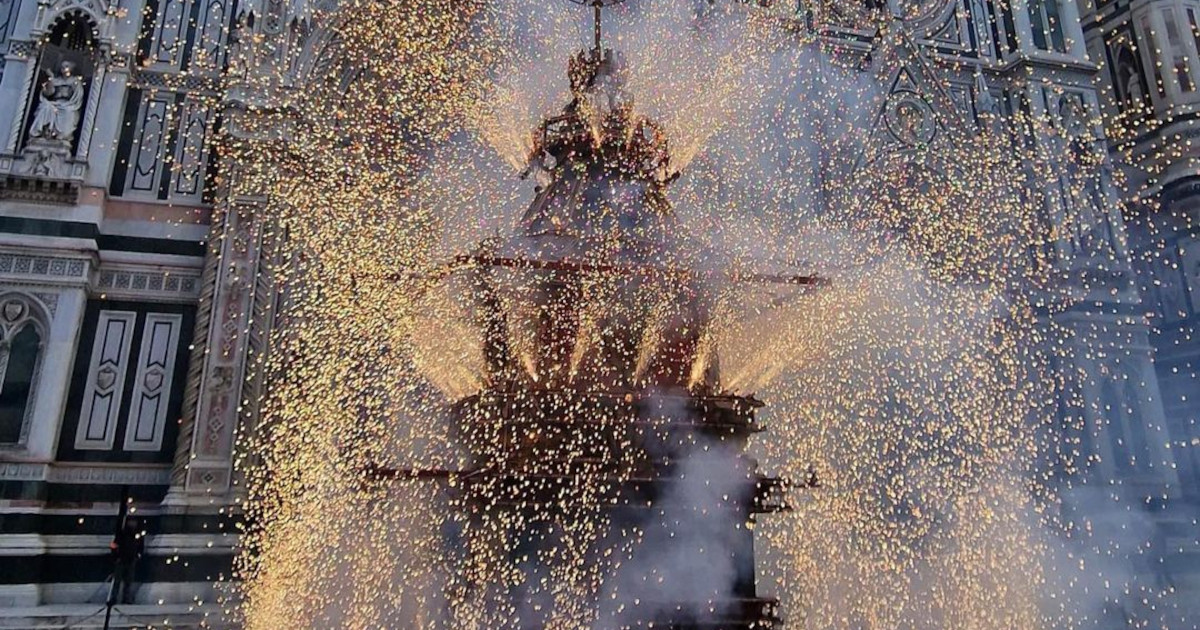 Watch How the “Explosion of the Cart” Tradition Happens in Italy