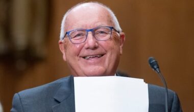 U.S. ambassador says country is 'open to doing business' with Canada amid trade war