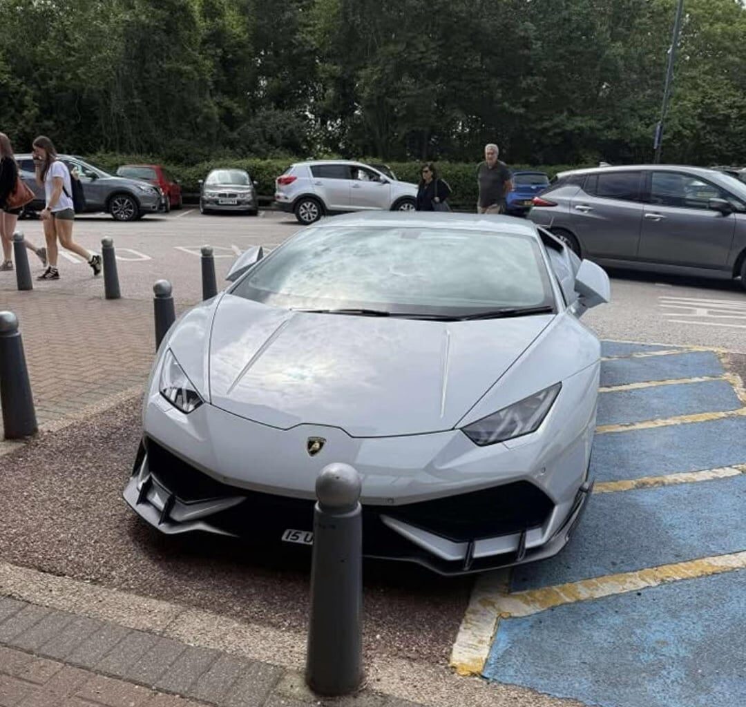 Lamborghini owner responds to an anonymous complaint about their parking