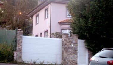 Outside the house where the facts have occurred in the rural area of Oviedo, on April 29, 2025, in Oviedo, Asturias (Spain). A married couple has been arrested by agents of the Local Police of Oviedo after finding that their children were locked in the house in very bad sanitary conditions, surrounded by excrement and had been locked up since 2021. 29 APRIL 2025 Jorge Peteiro / Europa Press 04/29/2025 (Europa Press via AP)