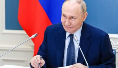 Ukraine war latest: 'Putin should take the deal' - US threatens to abandon peace talks | World News