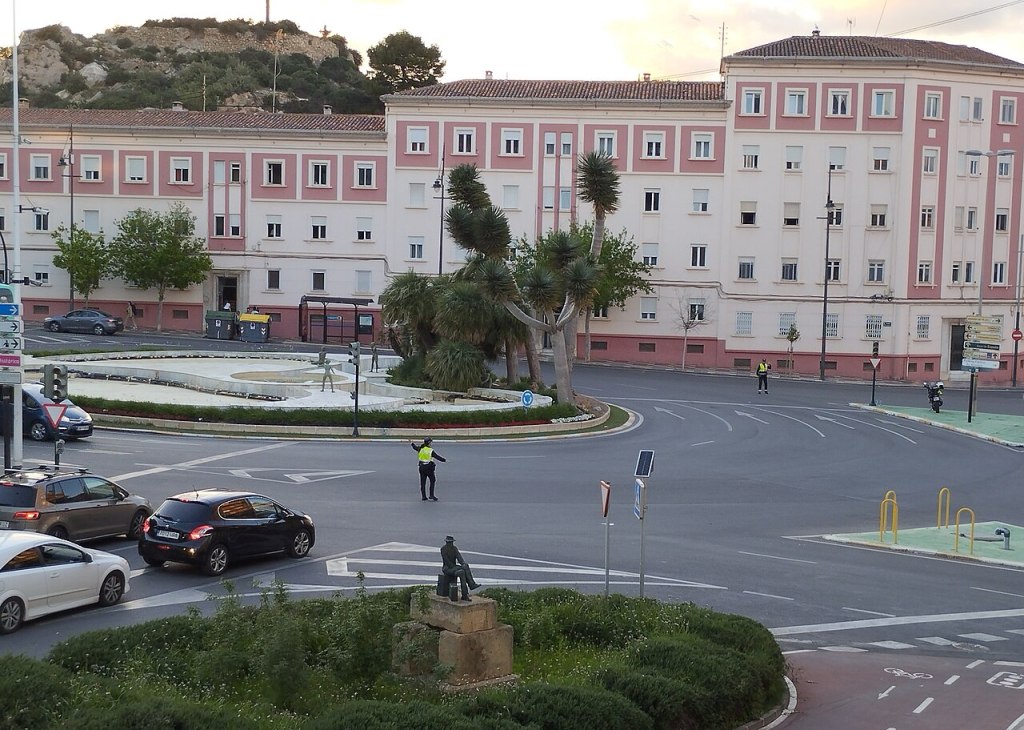 Police direct traffic in Cartanega, Spain during the blackout because traffic signals were out. Courtesy of P4K1T0