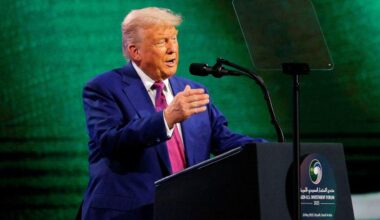 Trump announces plan to lift sanctions on Syria