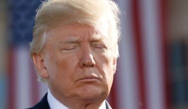 Trump aides should be 'concerned' as 'death spiral' looms over president: polling expert