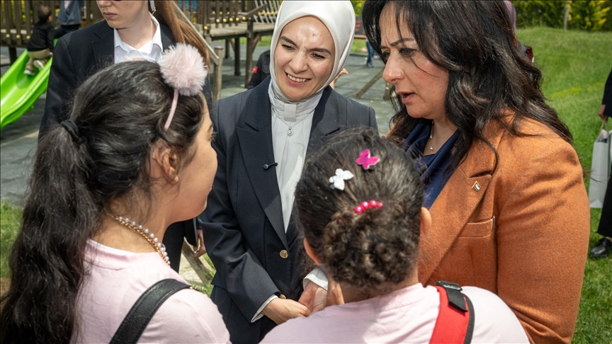 Turkish, Palestinian ministers meet Gazan children evacuated to Türkiye for treatment