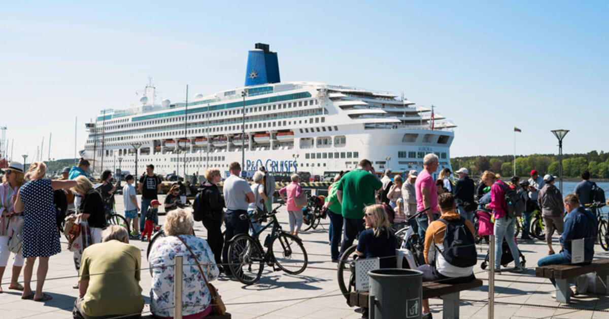Karas turistų jau nebebaugina: grįžta užsieniečiai