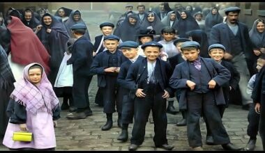 Victorian, England 1901 (scene street - Restored like never before!)