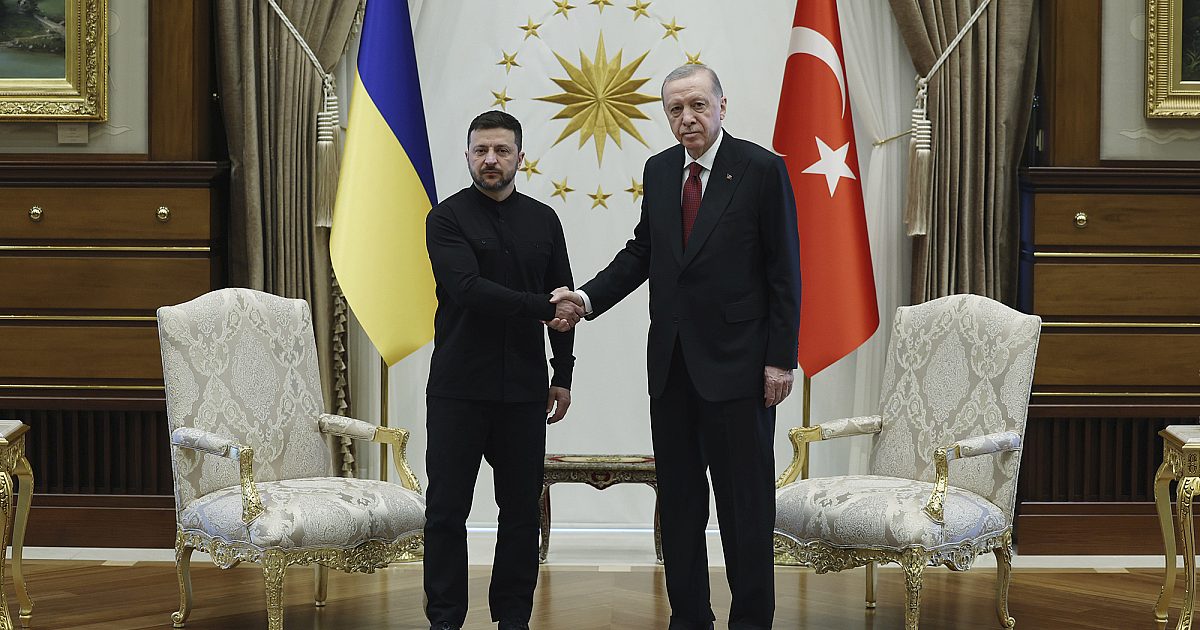 Ukraine, Russia peace talks begin in Turkey