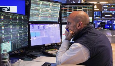 US stocks drift as S&P 500 flirts with its first drop in 7 days