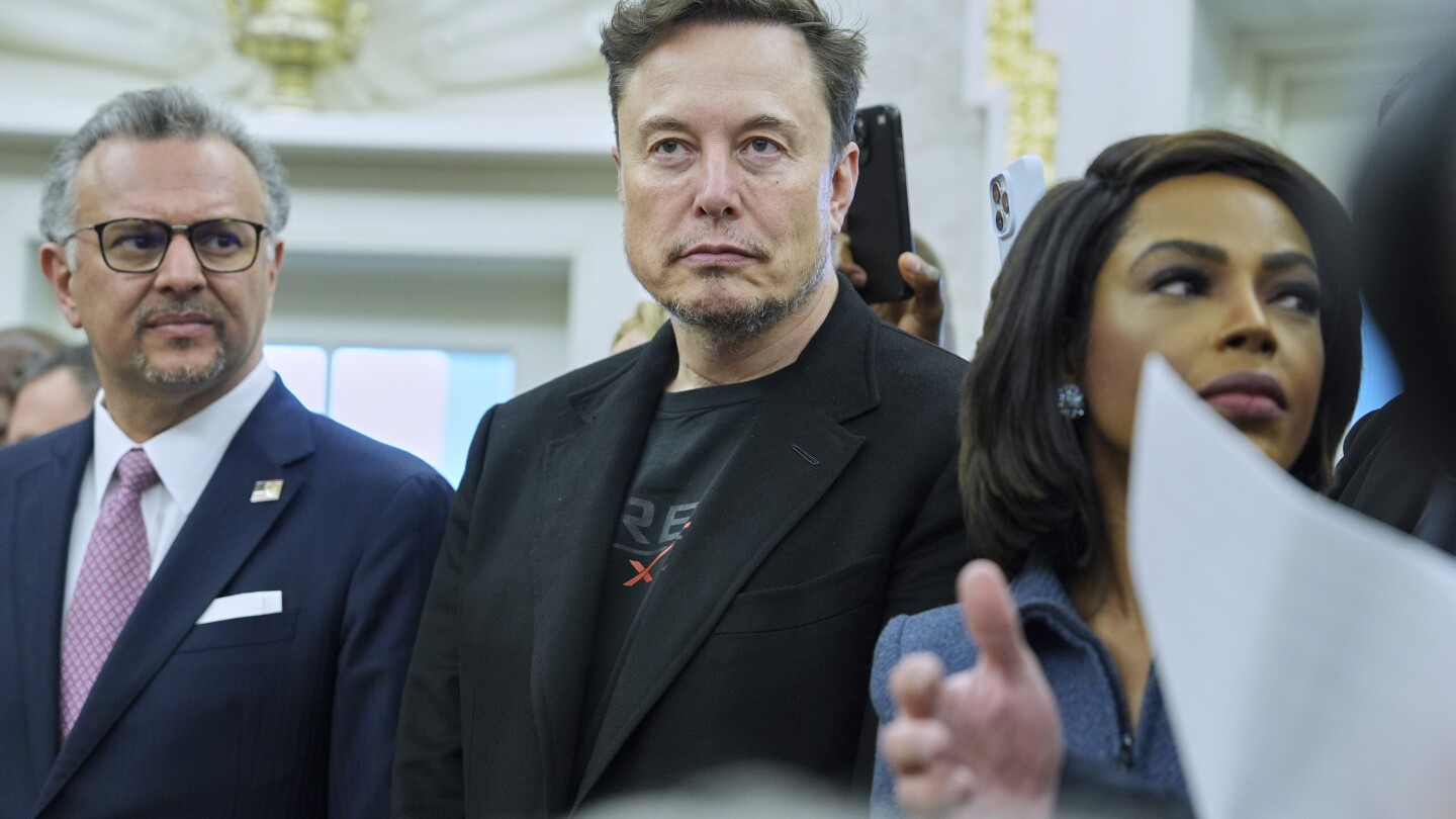 Musk criticizes Trump's 'big beautiful bill,' a fracture in a key relationship