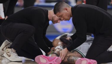 Jayson Tatum suffers right leg injury in Celtics' loss to Knicks