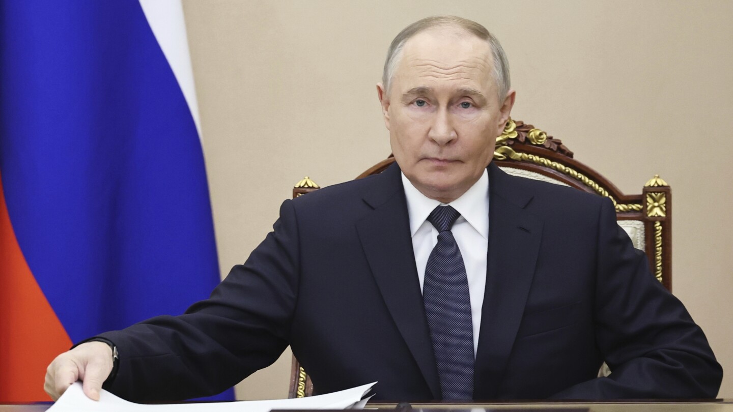 Putin spurns Zelenskyy meeting but lower-level Ukraine-Russia talks are still on