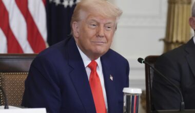Trump threatens 50% tariffs on EU and 25% penalties on Apple