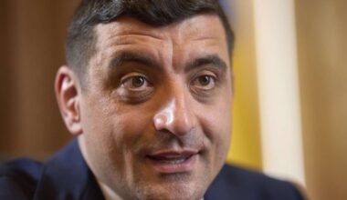 Romania's hard-right election front-runner Simion seeks to capitalize on voters' discontent