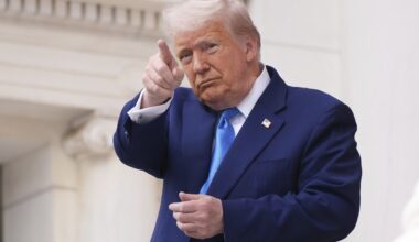 Appeals court allows Trump to continue collecting emergency tariffs