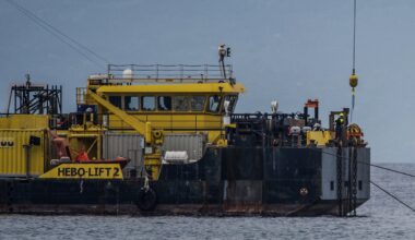 The recovery of superyacht off Sicily is suspended after a diver dies