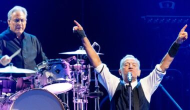 Bruce Springsteen speaks out on Trump again at Manchester concert